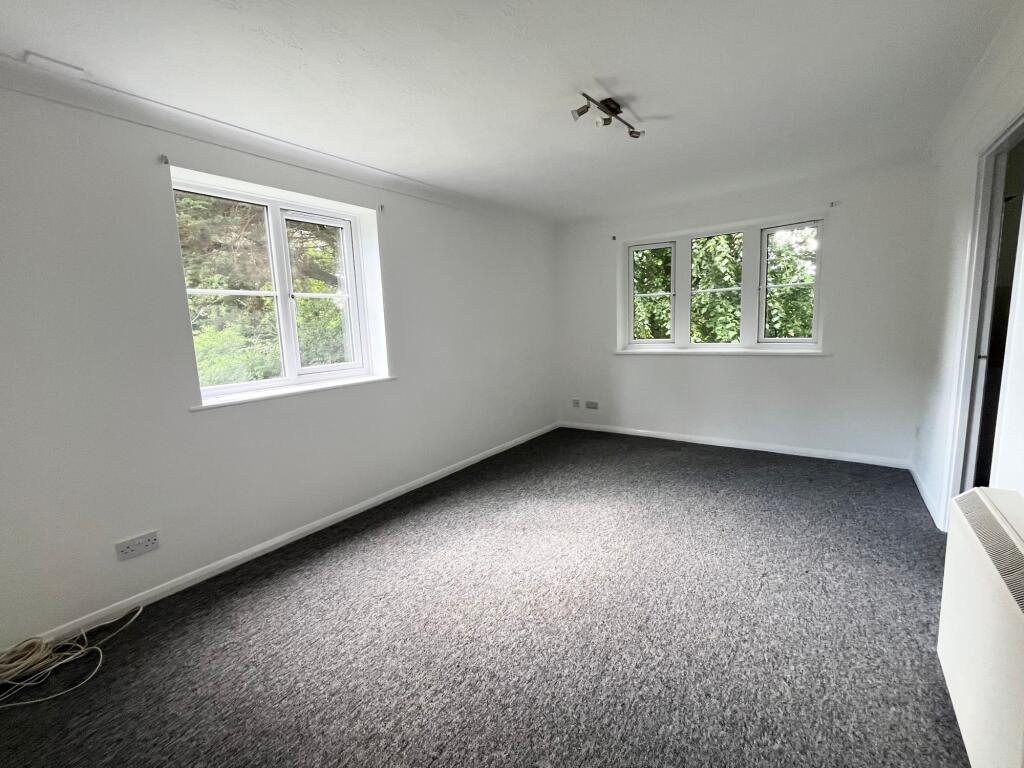 Guildford Road, Rustington, BN16 - View 2