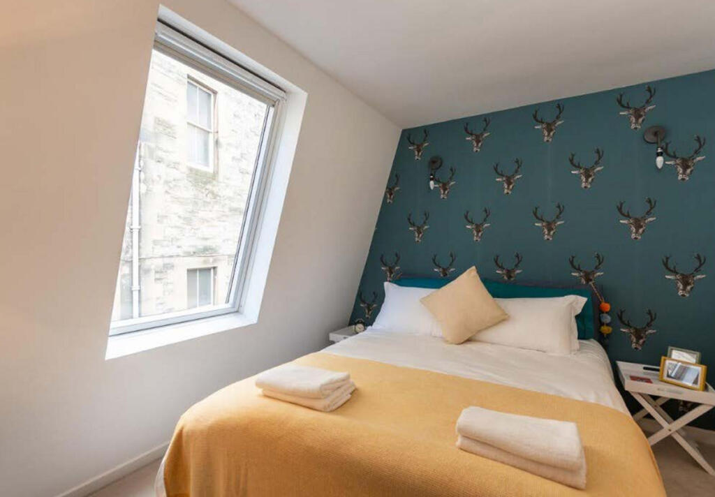 Apartment in Edinburgh - View 4