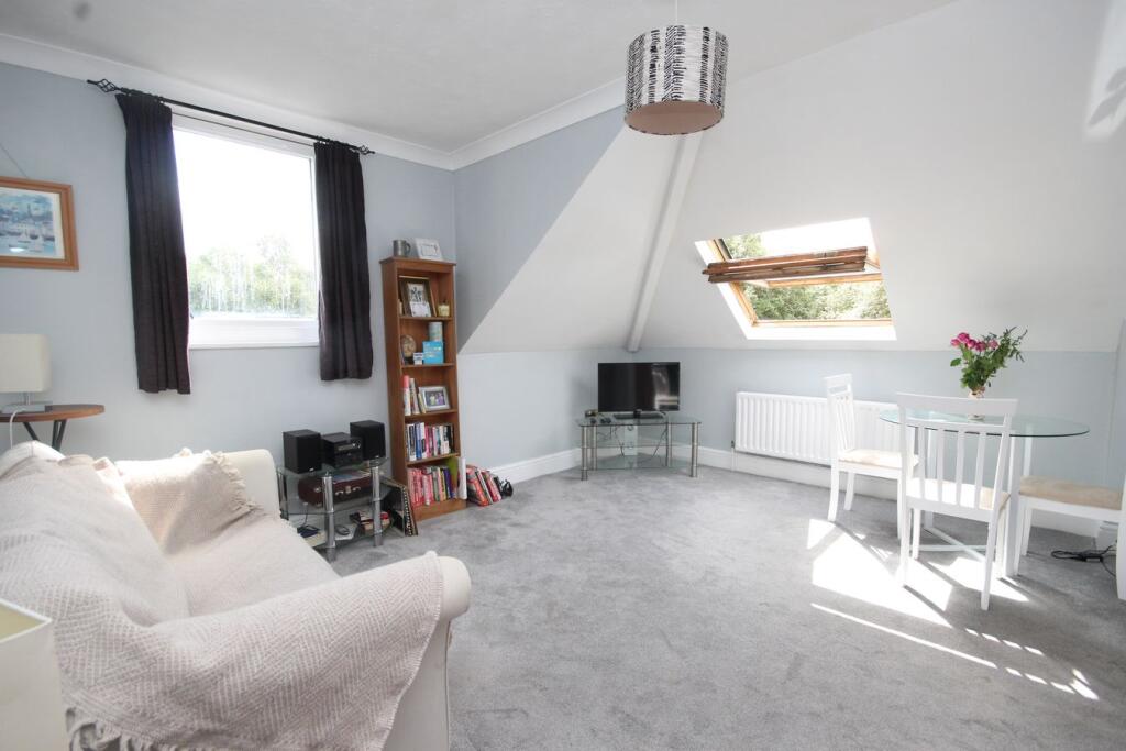 Apartment in Bournemouth, Springbourne - View 2