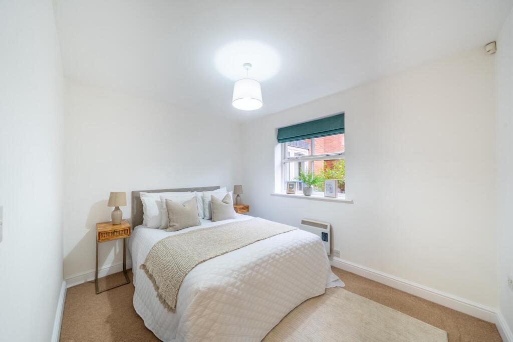 Apartment in Rushcliffe, Lady Bay - View 5