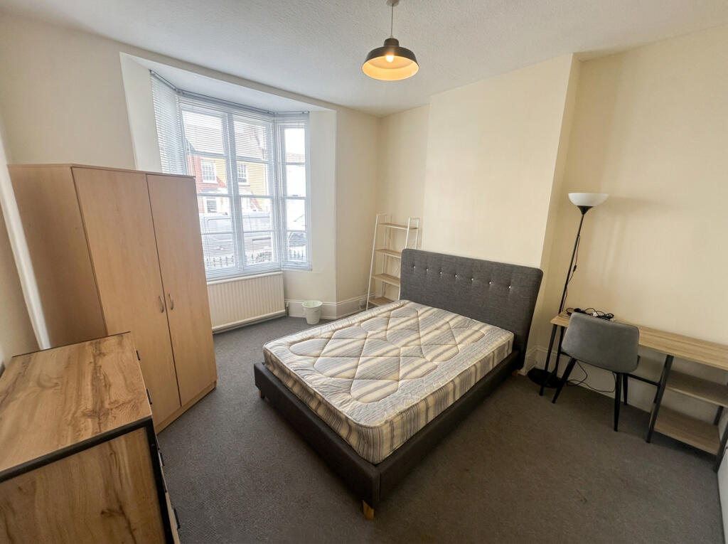 House in Leamington Spa, Lillington, Royal Leamington Spa - View 4