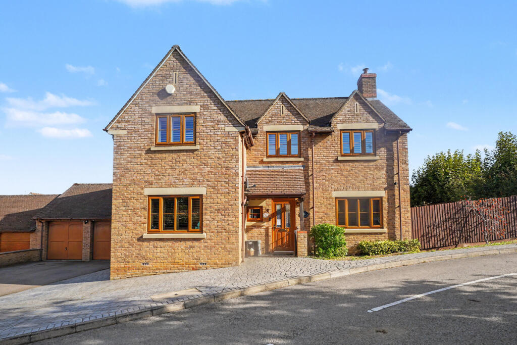 5-bed detached on Kits Close, Northampton, NN7 2EL, £599,950