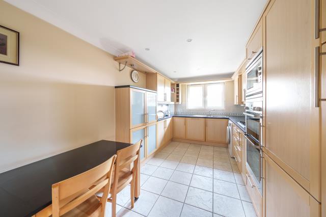Apartment in London, Finchley - View 5