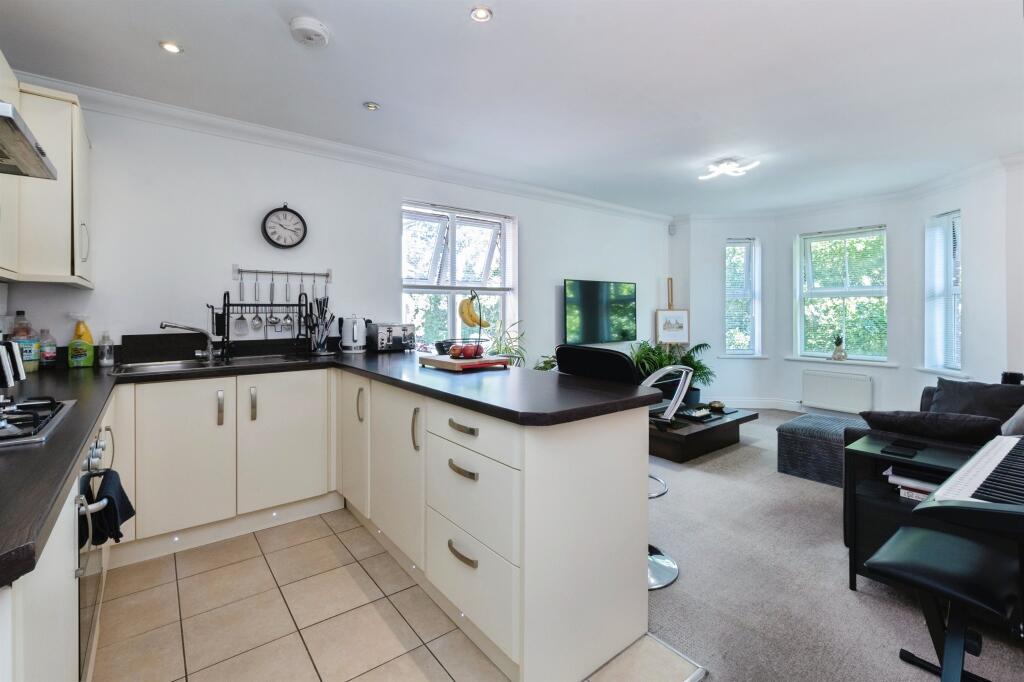 Apartment in Bournemouth - View 4