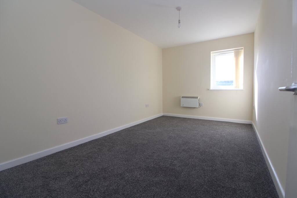 Apartment in Newport - View 2