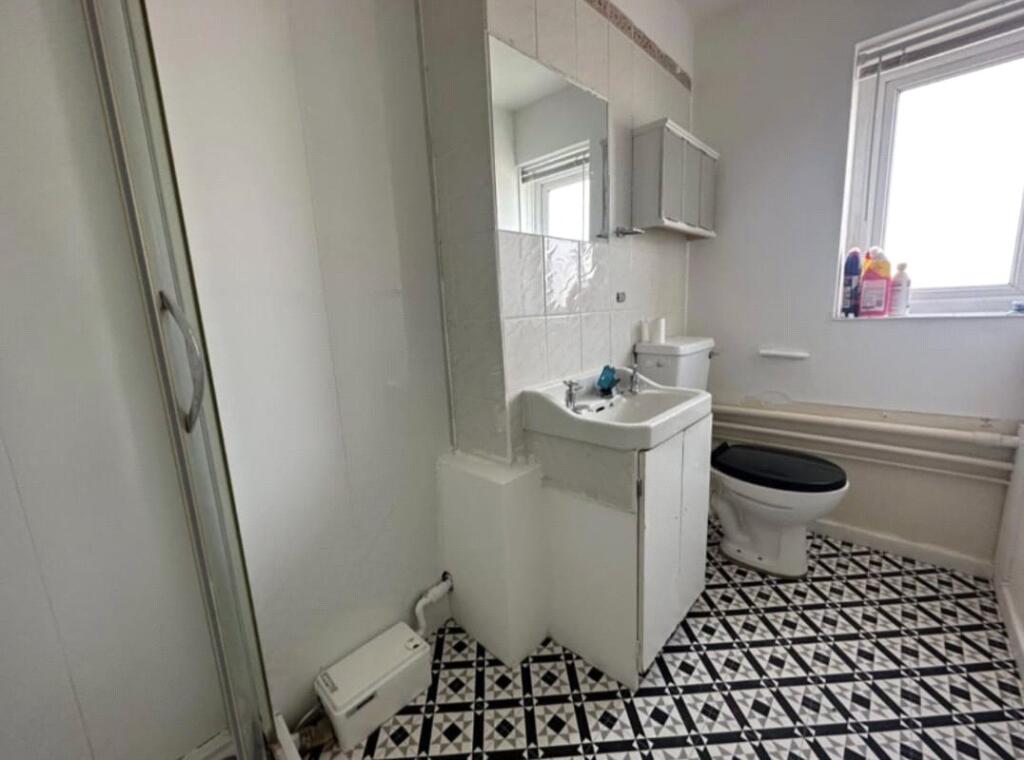 Apartment in Gosport, Hampshire - View 5
