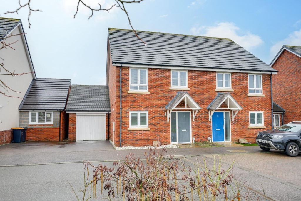 Main image of property: Cheshire Rise, Leighton Buzzard