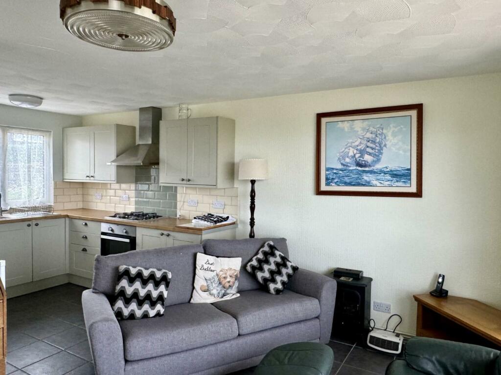 Fort Road, Lavernock, Penarth photo 3