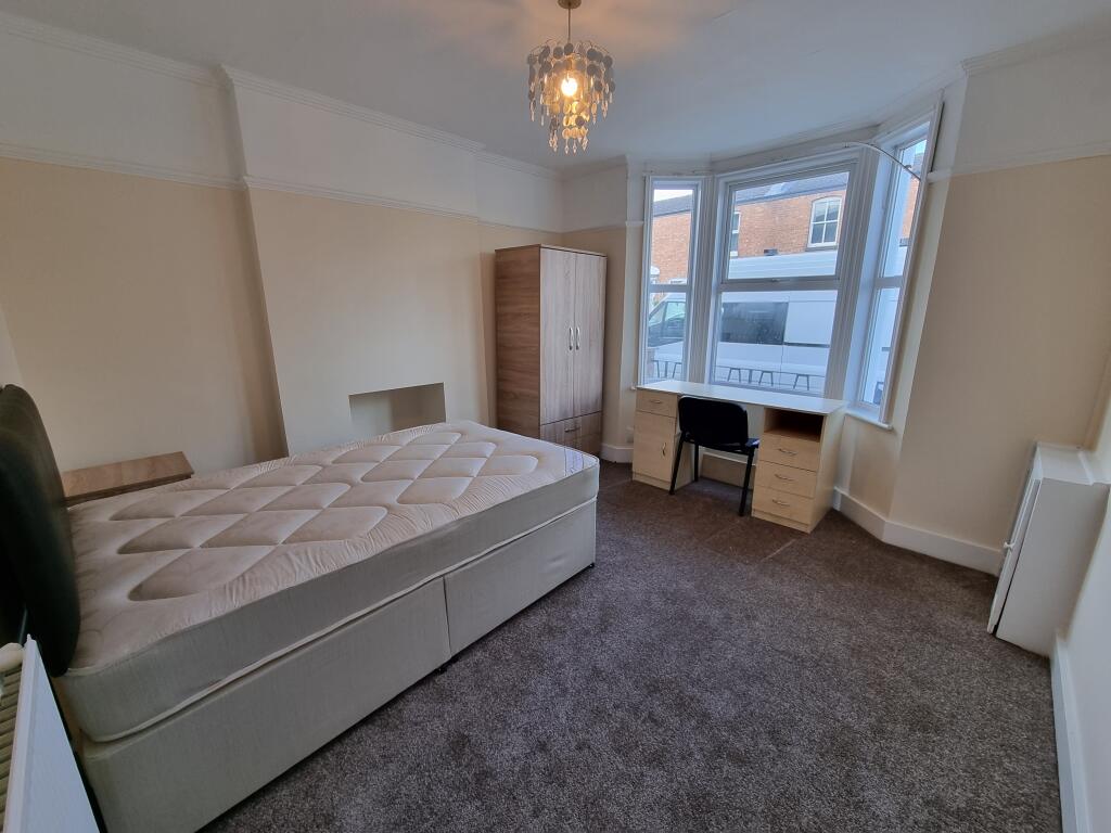 House in Warwick, Royal Leamington Spa - View 5