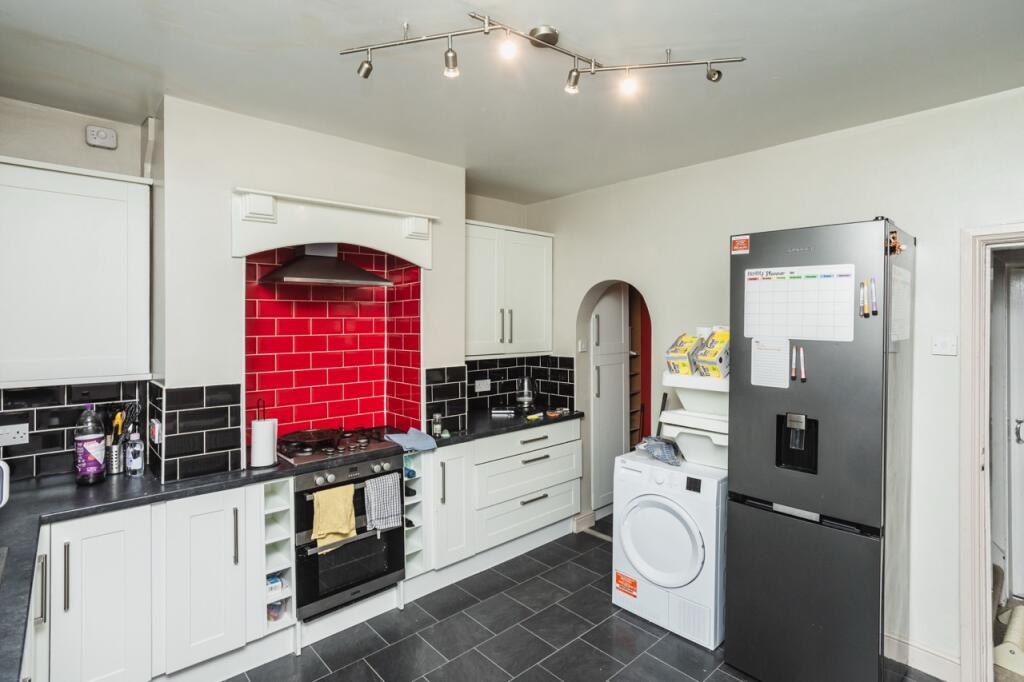 House in Barnsley, South Yorkshire - More