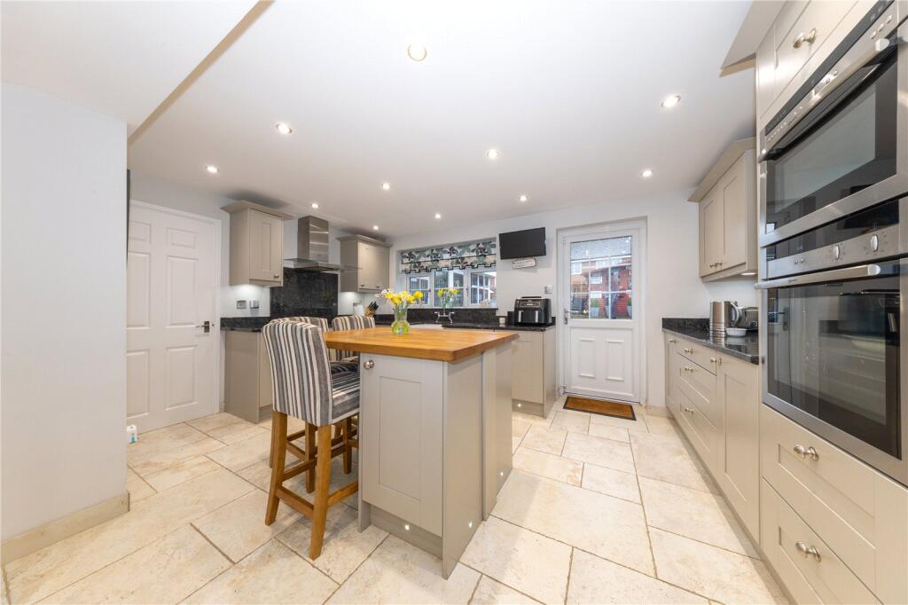 Main image of property: Rochford Drive, Luton, Bedfordshire, LU2