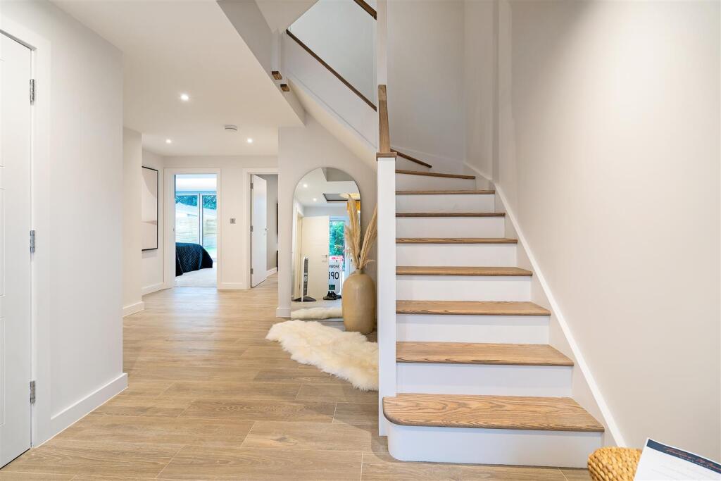 Additional image 19 of Sandbanks Road, Lilliput