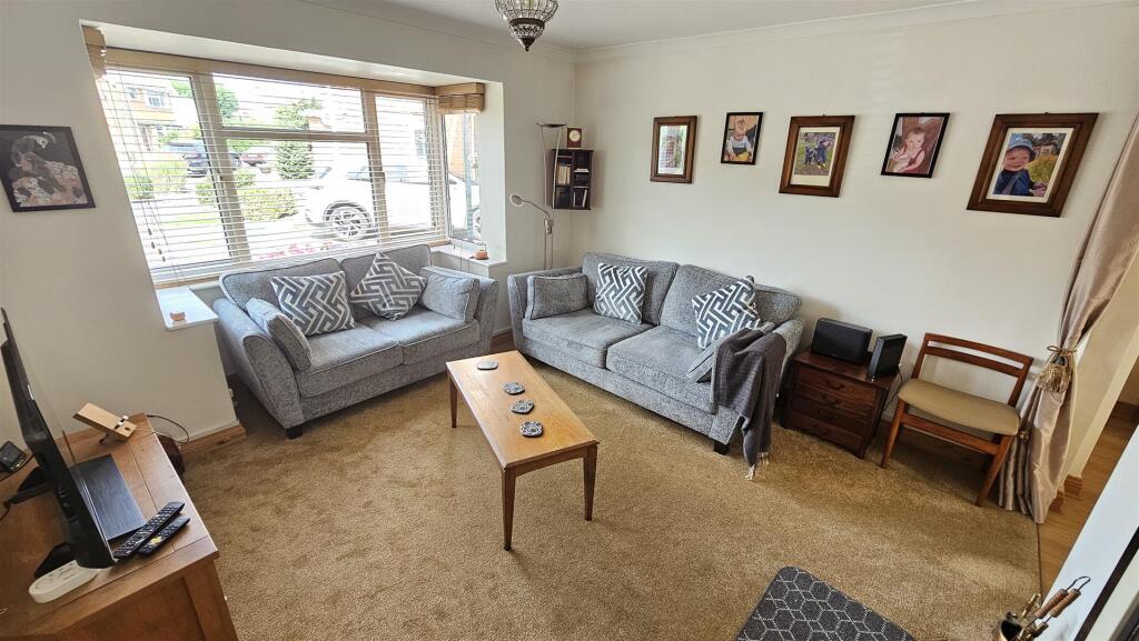 Orchard Close, Radcliffe-On-Trent photo 4