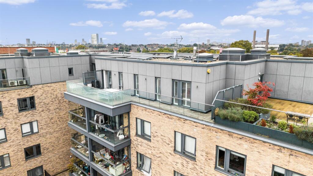 Main image of property: Neasden Lane, Willesden, London