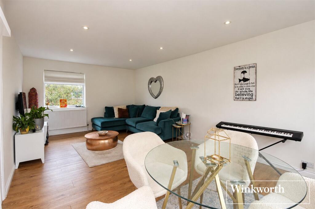 Apartment in Hertsmere, Elstree and Borehamwood - View 3