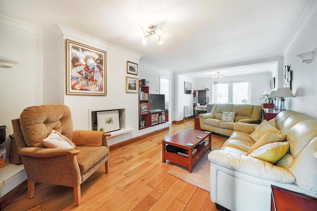 House in Bedford, Brickhill - View 6