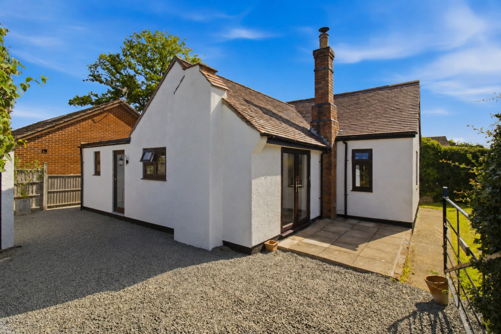 Main image of property: Roselea, Worcester Road, Hanley Swan, Worcestershire