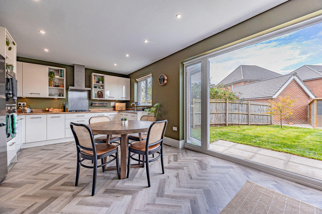 House in Chester, Huntington - View 2