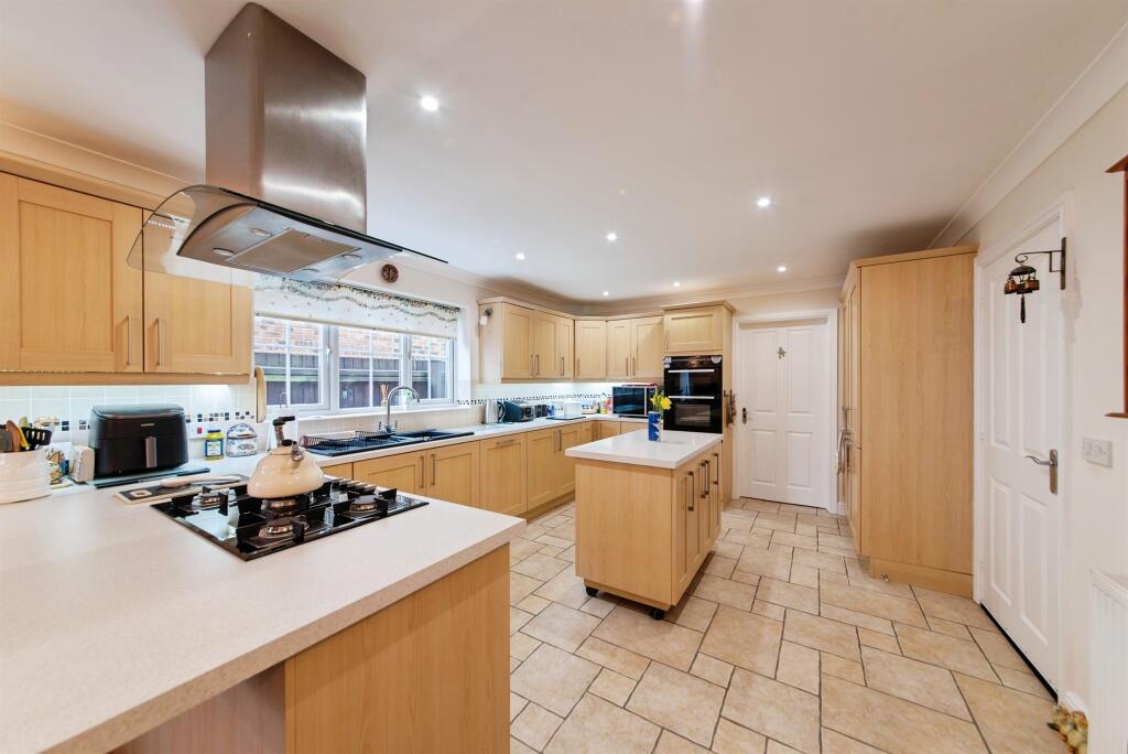 House in South Holland, Weston - View 3