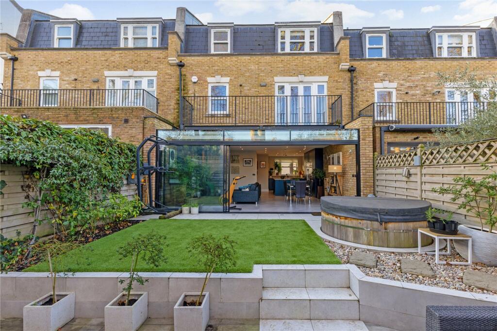 Main image of property: Emerald Square, Putney, London, SW15