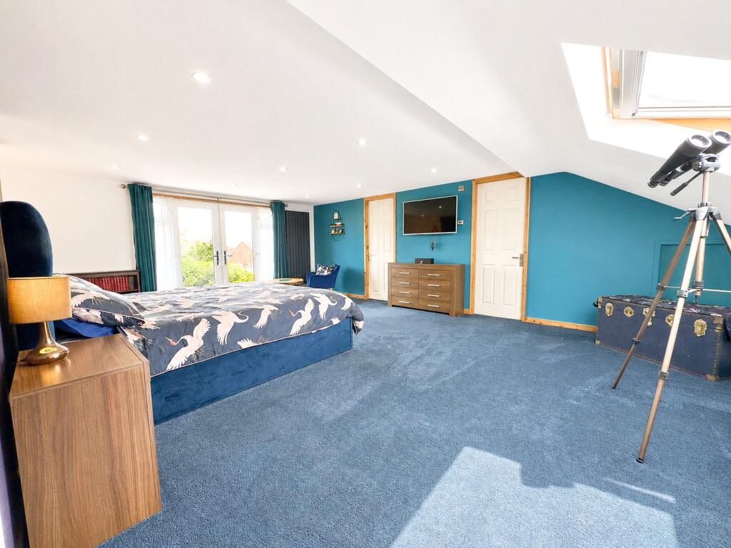 Sussex Close, Pensby, Wirral, CH61 photo 4