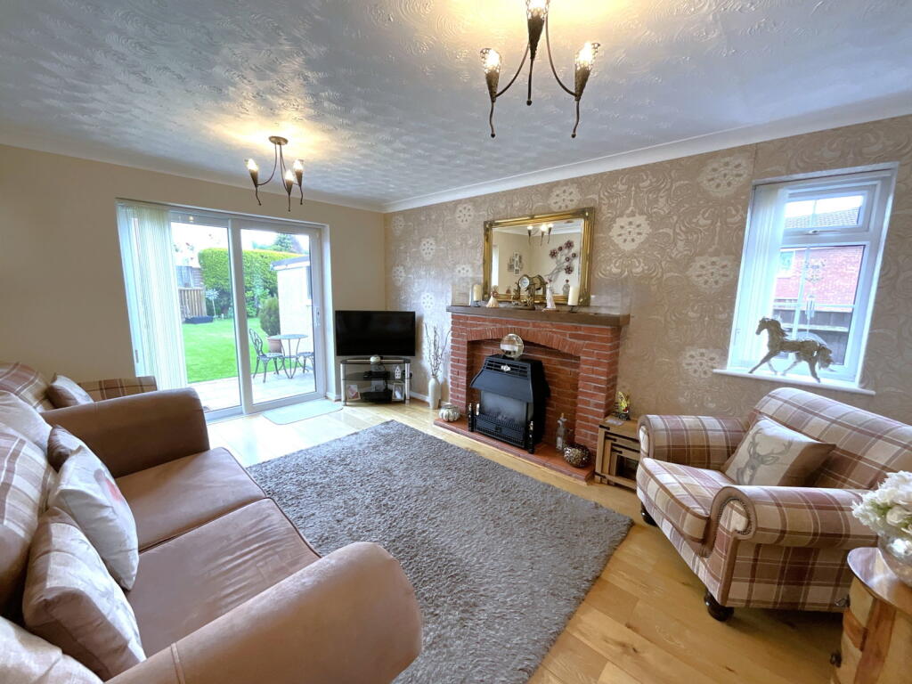 House in Dudley, Windmill End - View 4