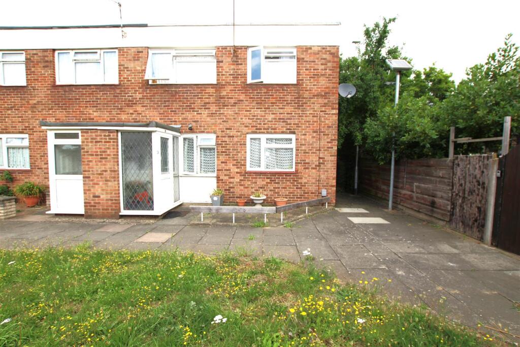 Main image of property: Westmoreland Close, Aldersbrook, E12