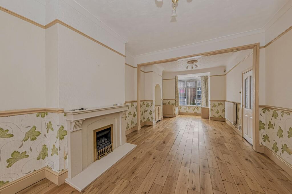 House in Stoke-on-Trent, Smallthorne - More