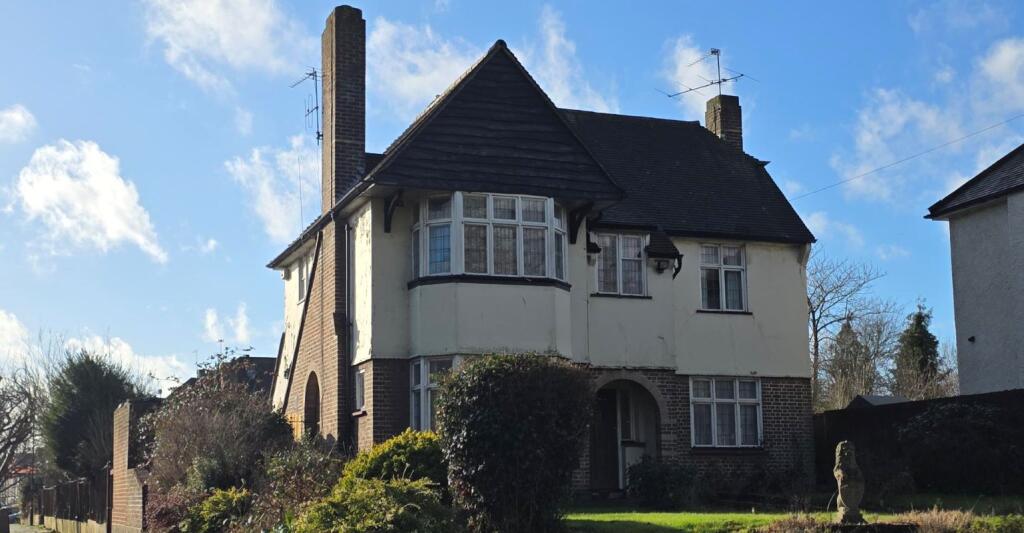 Main image of property: 48 Clay Hill, Enfield, EN2 9AW