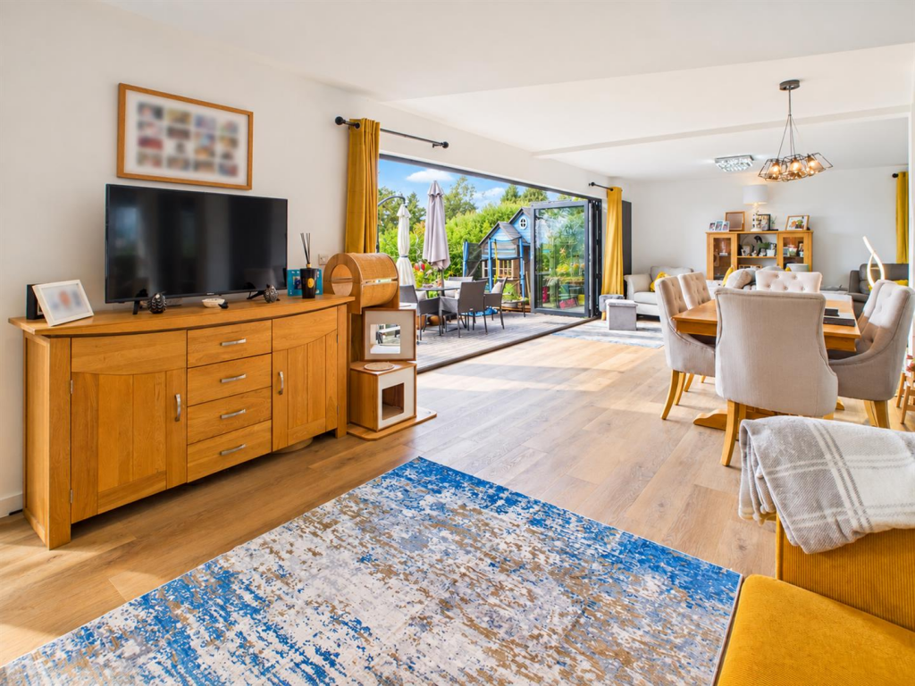 House in Forest of Dean, Tidenham - More