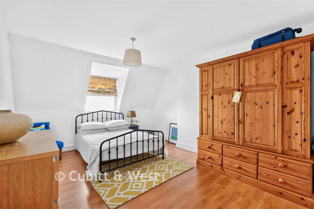 Apartment in London - View 5
