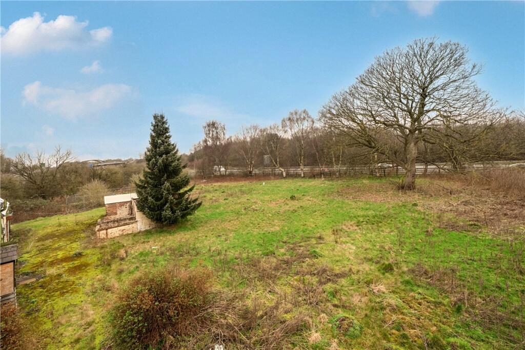 Chester Road, Preston Brook, Runcorn, Cheshire, WA7 photo 2