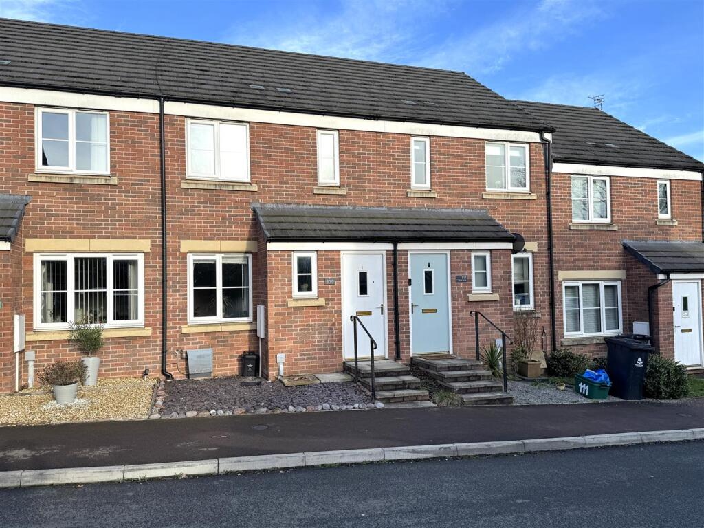2-bed terraced on Meek Road, Newent, £199,950