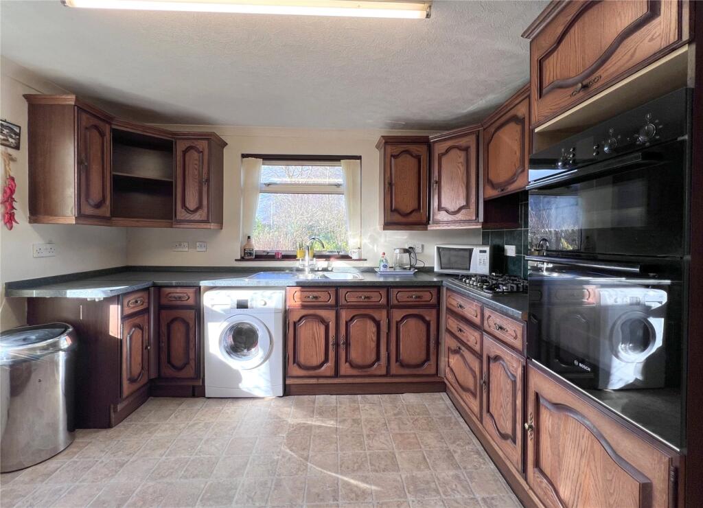 19 Perrins Road, Alness, IV17 photo 3