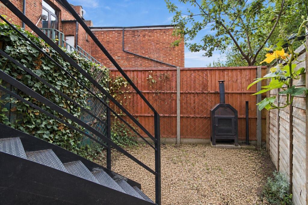 Apartment in London - View 3