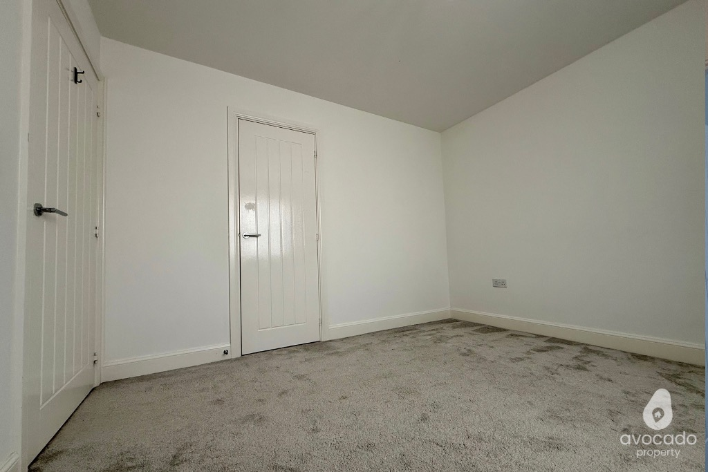 House in Shinfield, Ryeish Green - View 6
