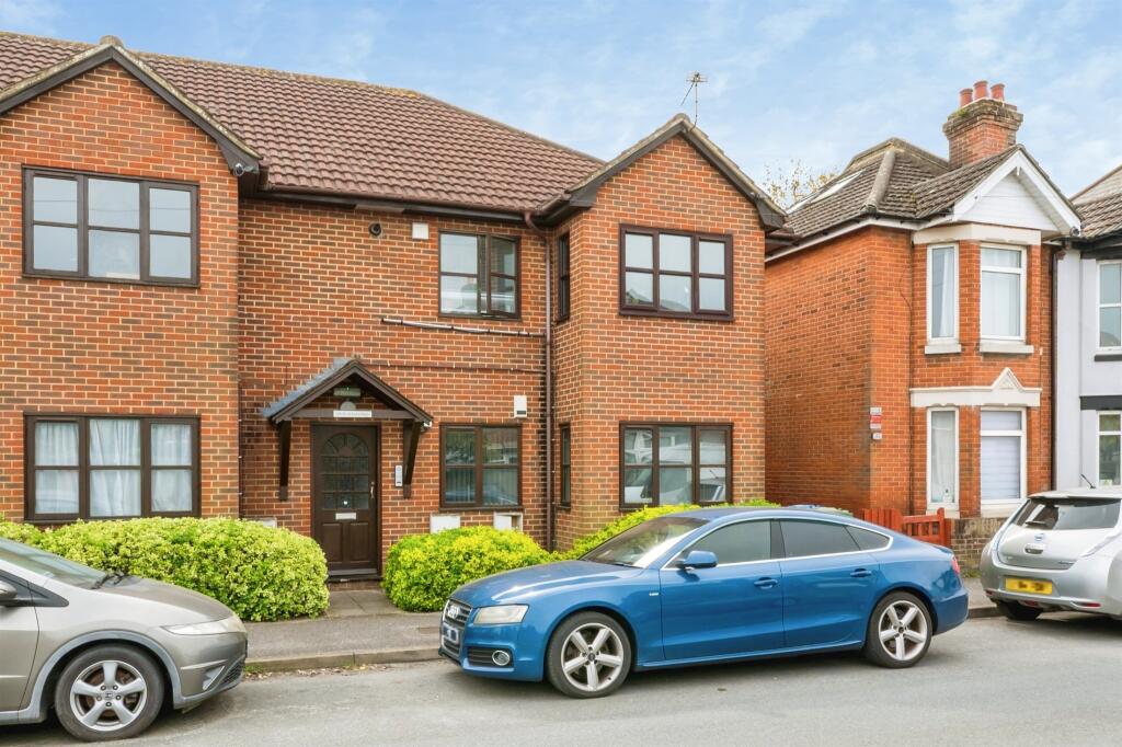 Main image of property: Grove Road, Southampton