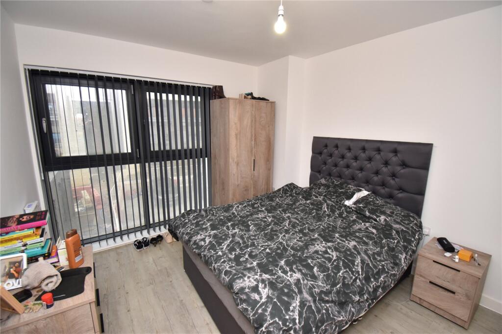 Apartment in Salford, Greater Manchester - View 4