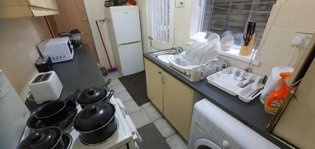 Additional image 4 of Room Available in Sparkhill, Birmingham, b11 