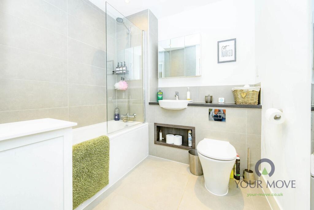 Apartment in Dacorum, The Image - View 5