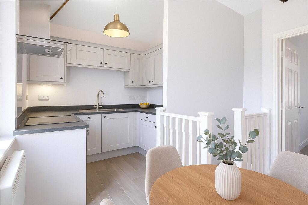 14 Ashford Court photo 3