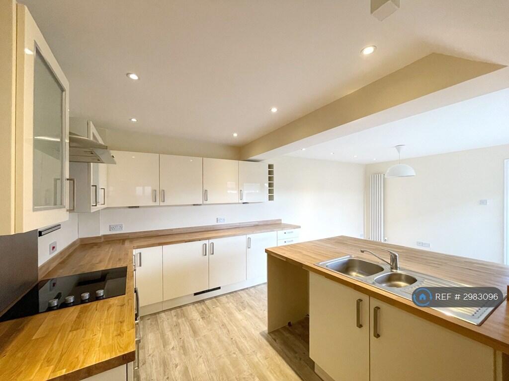 Main image of property: Green Park Road, Norwich, NR10
