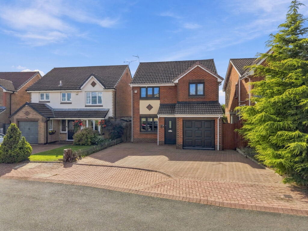 3-bed detached on Littlehey Close, Maltby, Rotherham, S66 8RN, £250,000