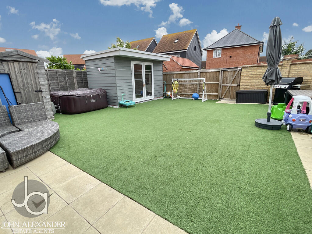 Lavender Crescent, Feering, Colchester photo 4