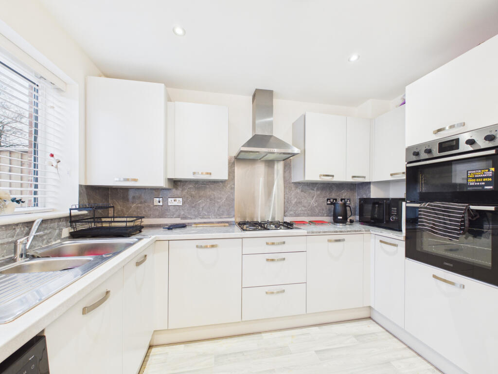Sandpiper Way,  Cottam, PR4 photo 3
