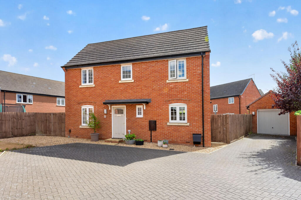 House in Burton Latimer