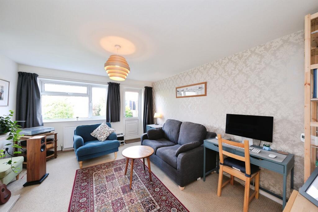 House in South Derbyshire, Melbourne - More