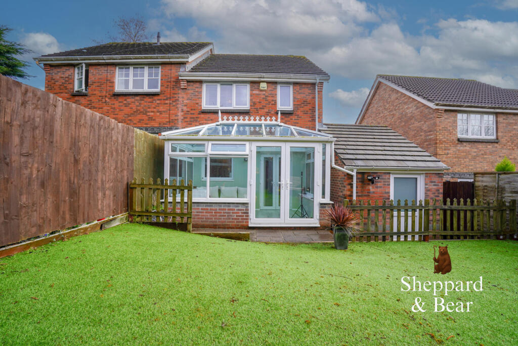 House in Cardiff, Pontprennau - More
