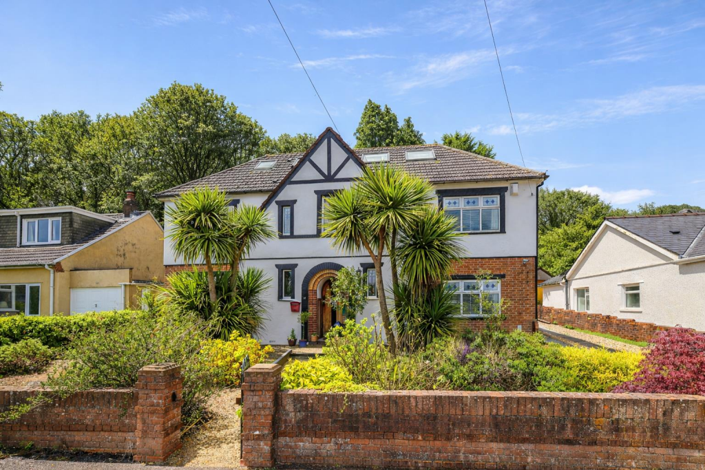 Main image of property: The Walk, Hengoed