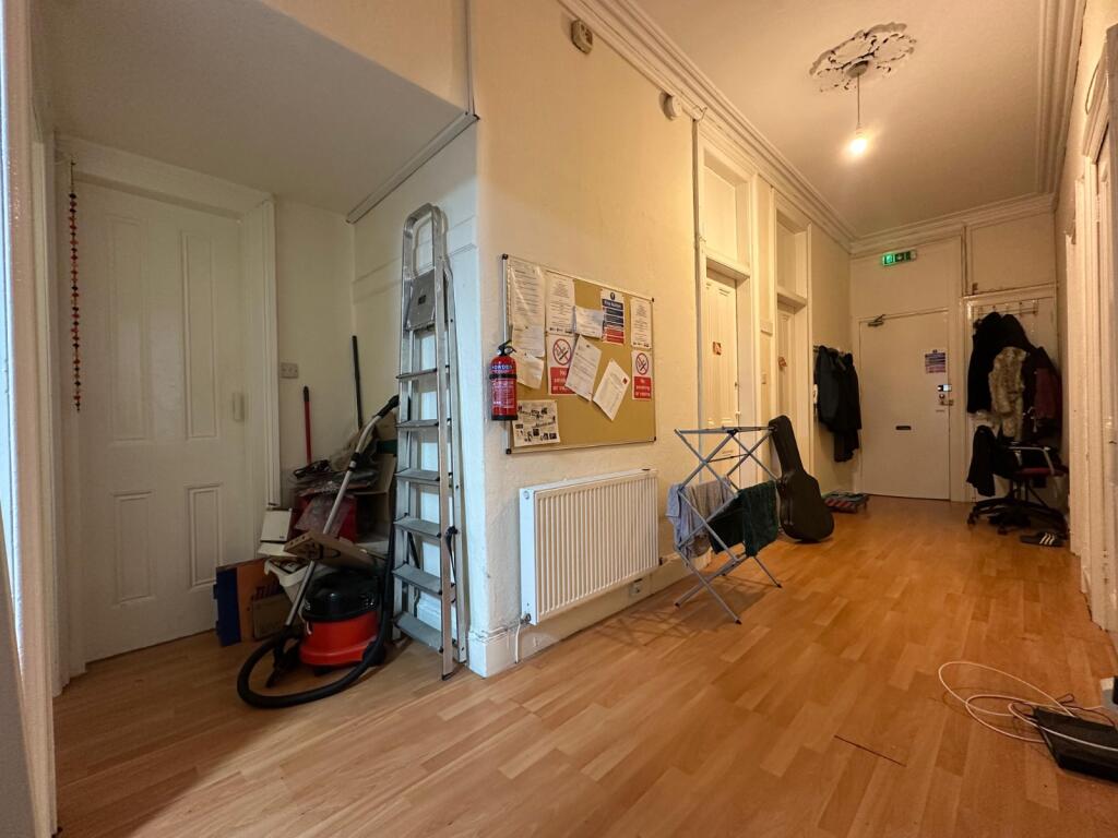 Apartment in Glasgow - More